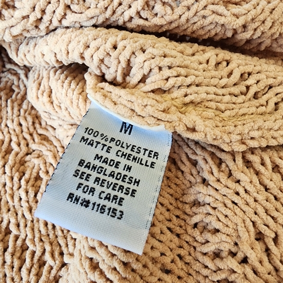 Poofs Apparel Women’s Knitted Sweater Caramel Sz MEDIUM NWT - Picture 3 of 7